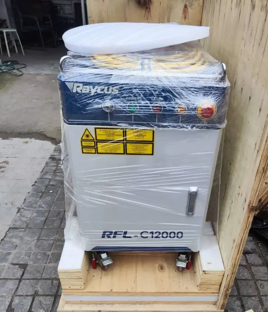 سورس لیزر فایبر Raycus مدل RFL-C12000